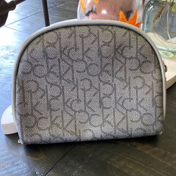 Calvin Klein Makeup Bag Silver Sturdy Grey Monogram Travel Quality Pouch - Picture 1 of 8